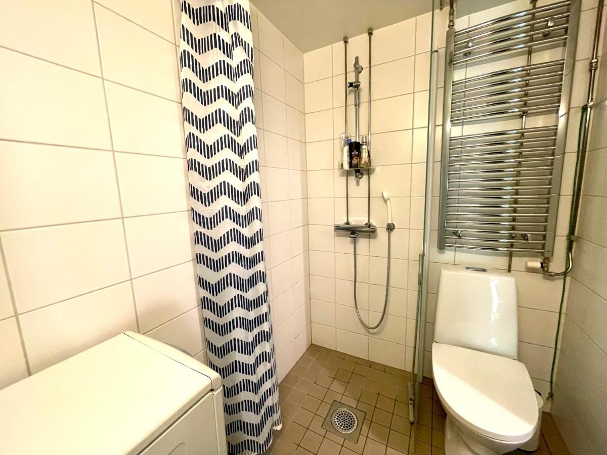 Kiva Majoitus 1-4hloe, 500m Keskustaan, Parkkipaikka Apartment *