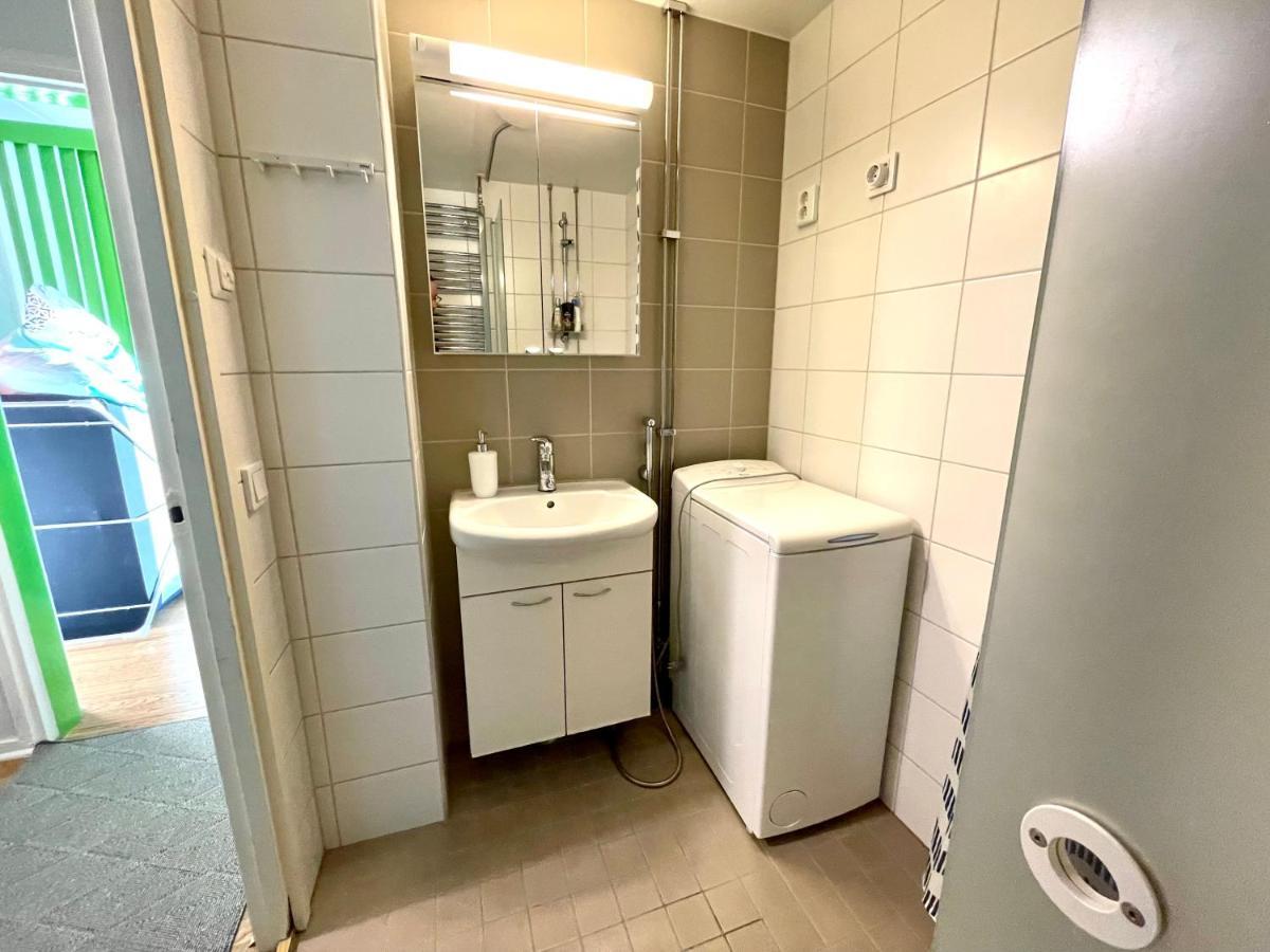Kiva Majoitus 1-4hloe, 500m Keskustaan, Parkkipaikka * Oulu