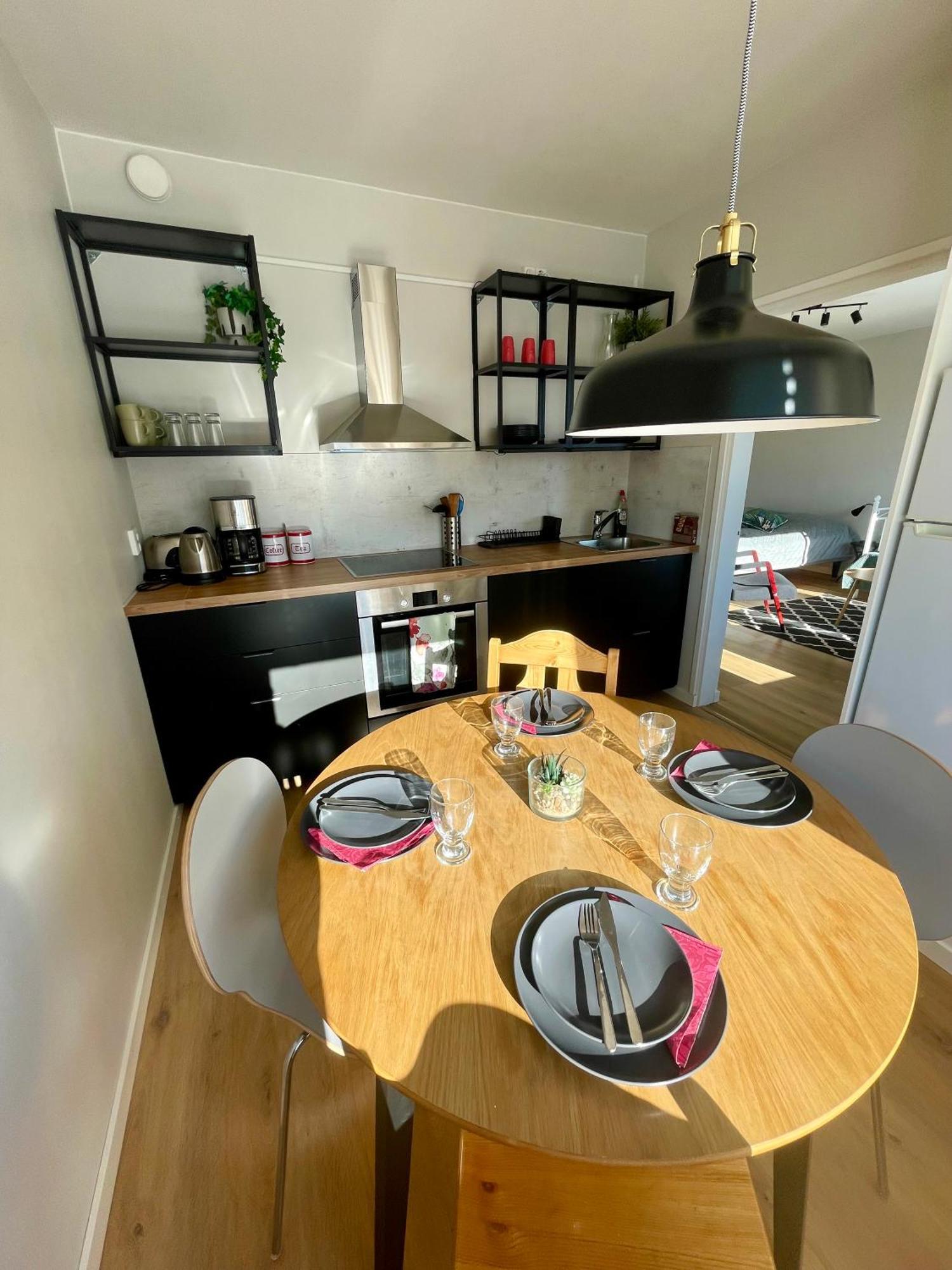 Apartment Kiva Majoitus 1-4hloe, 500m Keskustaan, Parkkipaikka *