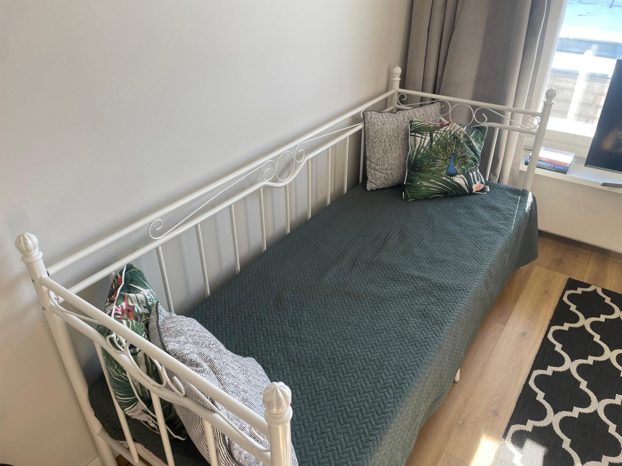 Apartment Kiva Majoitus 1-4hloe, 500m Keskustaan, Parkkipaikka Oulu