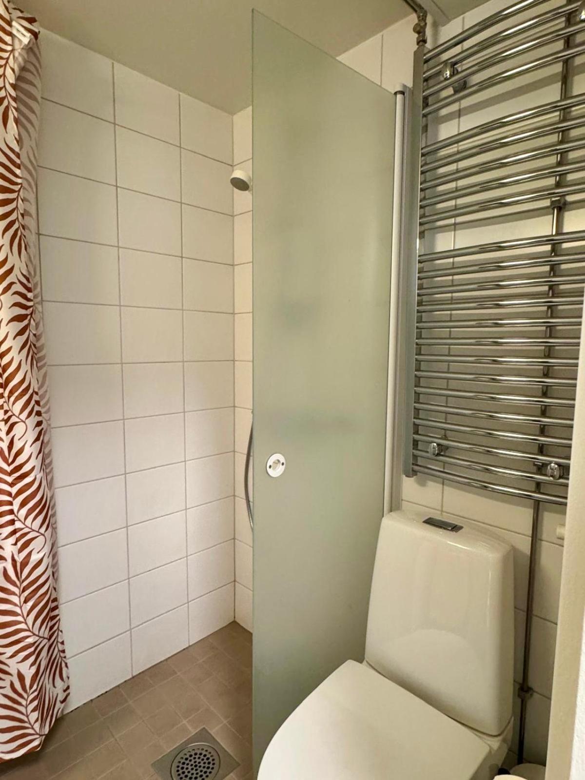 Kiva Majoitus 1-4hloe, 500m Keskustaan, Parkkipaikka Apartment *