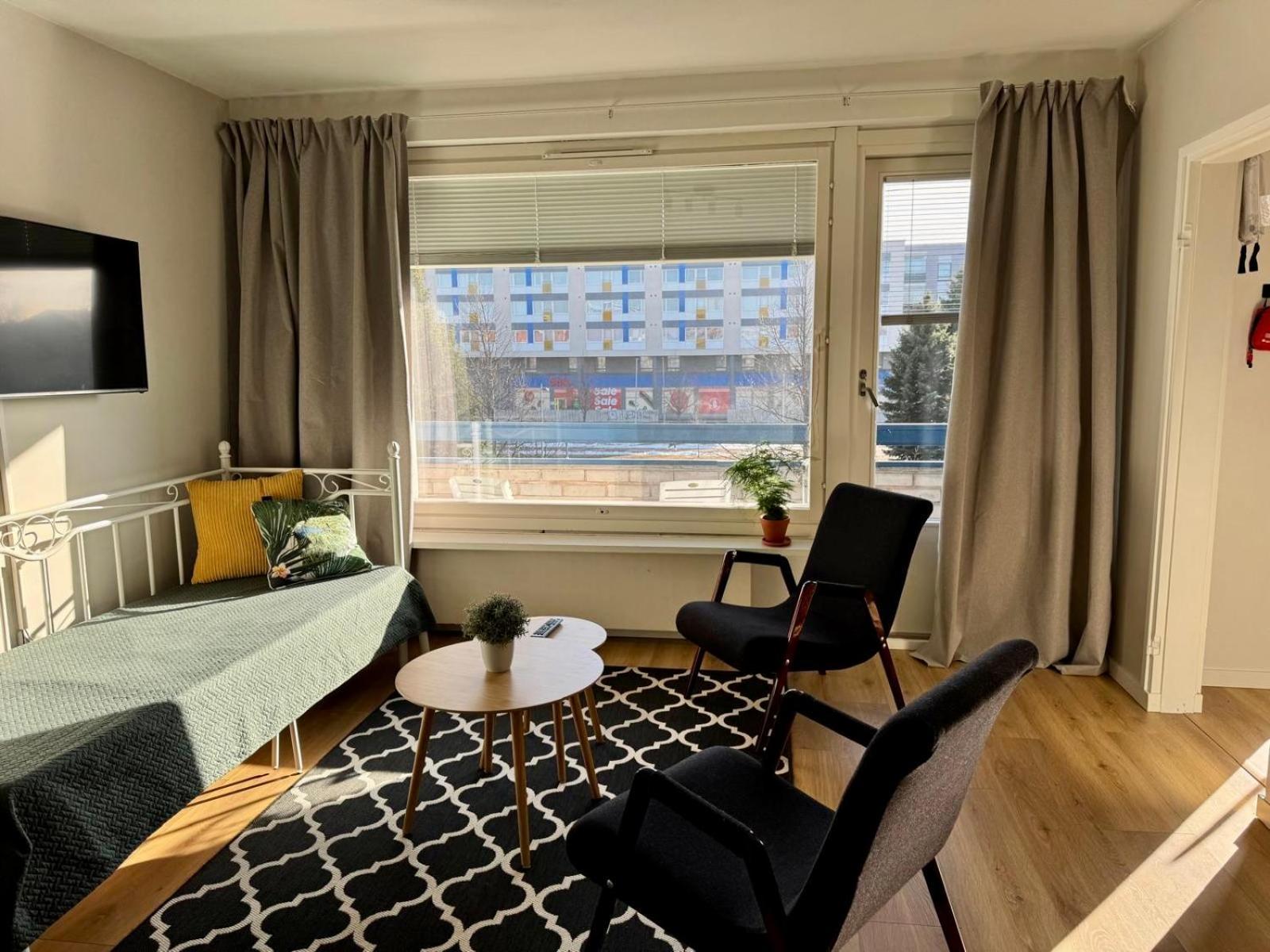 Apartment Kiva Majoitus 1-4hloe, 500m Keskustaan, Parkkipaikka *