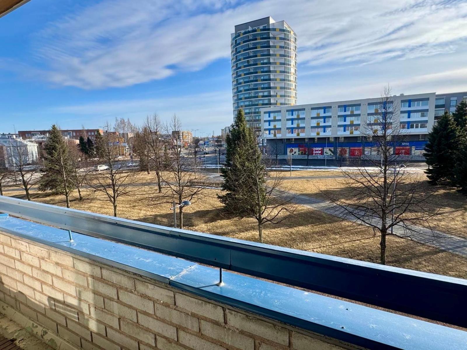 Kiva Majoitus 1-4hloe, 500m Keskustaan, Parkkipaikka Apartment Oulu